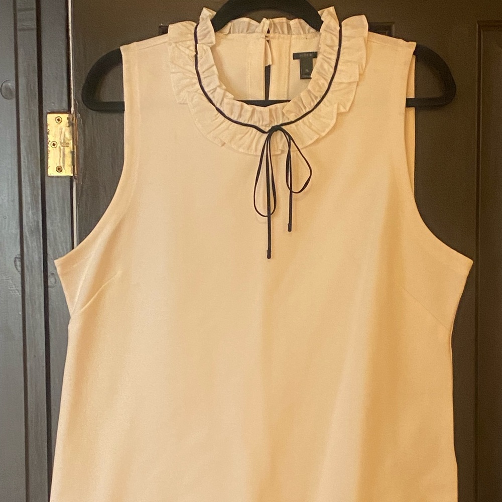 Sleeveless bow top